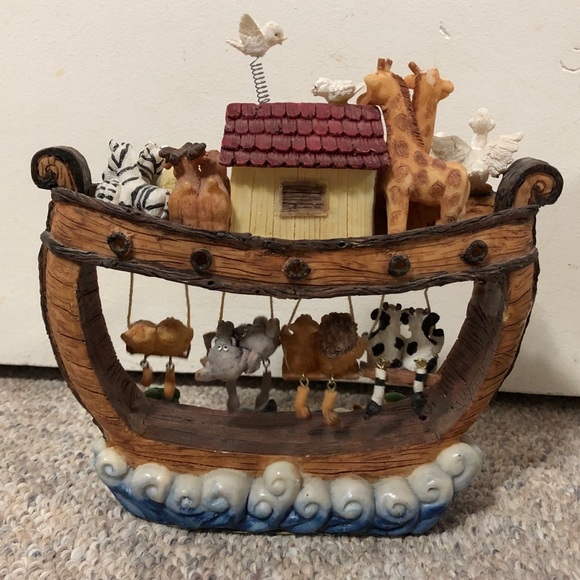 Noah’s Ark Figure - Picture 3 of 4